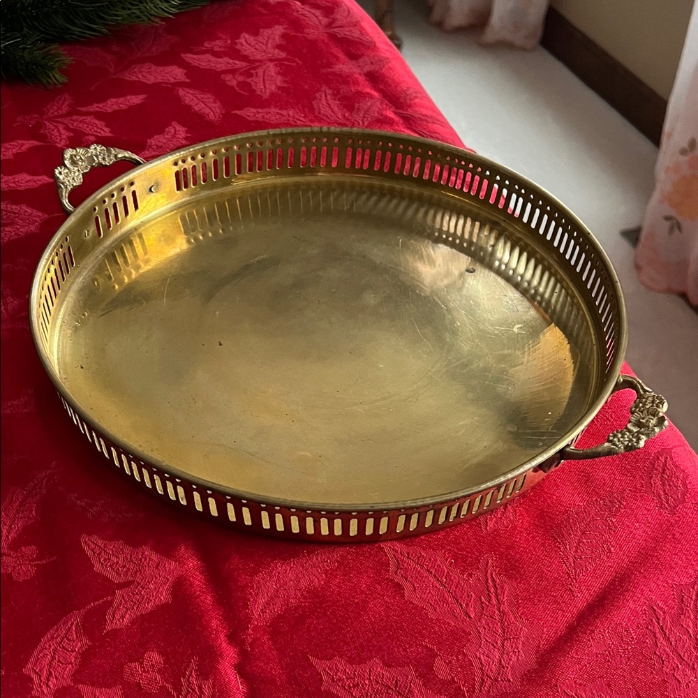 Vintage Brass Serving Round Tray.